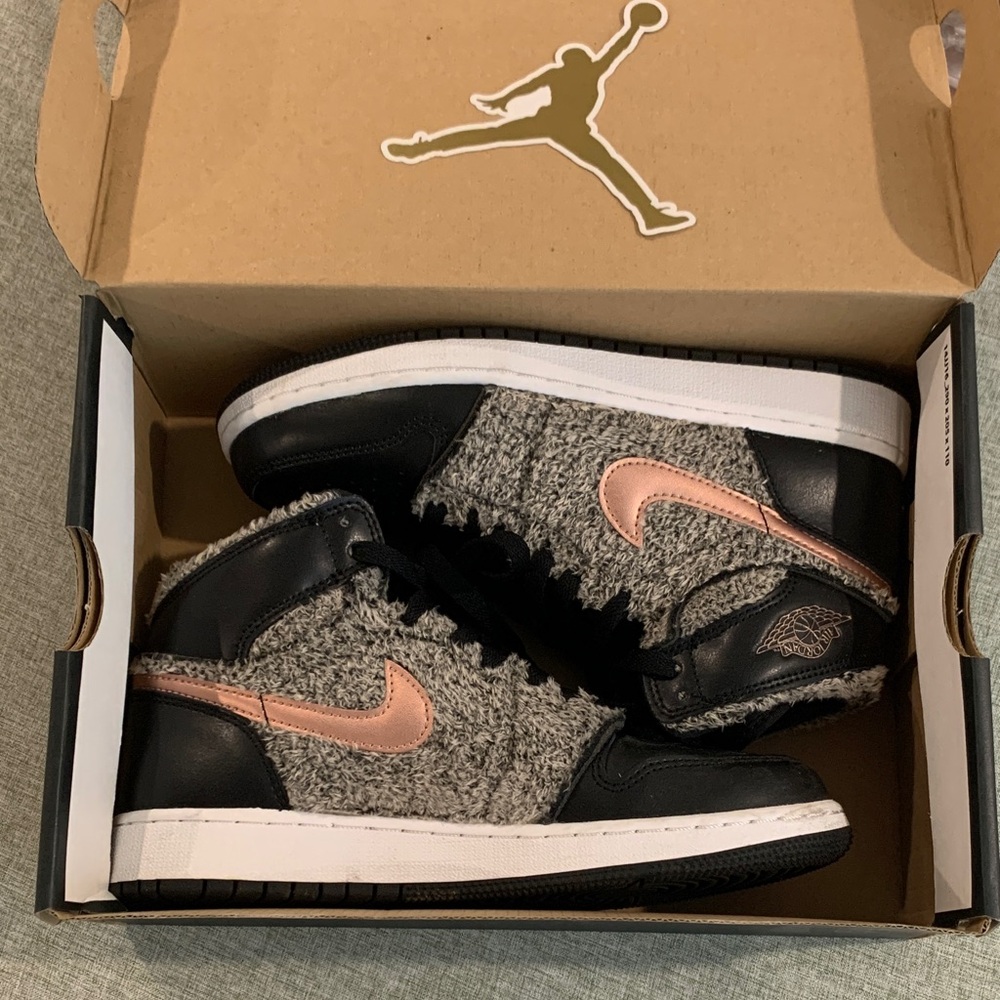 Air Jordan 1 Retro High GG Size 5.5Y